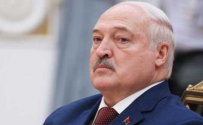 Лукашенко амнистирует осужденных накануне выборов